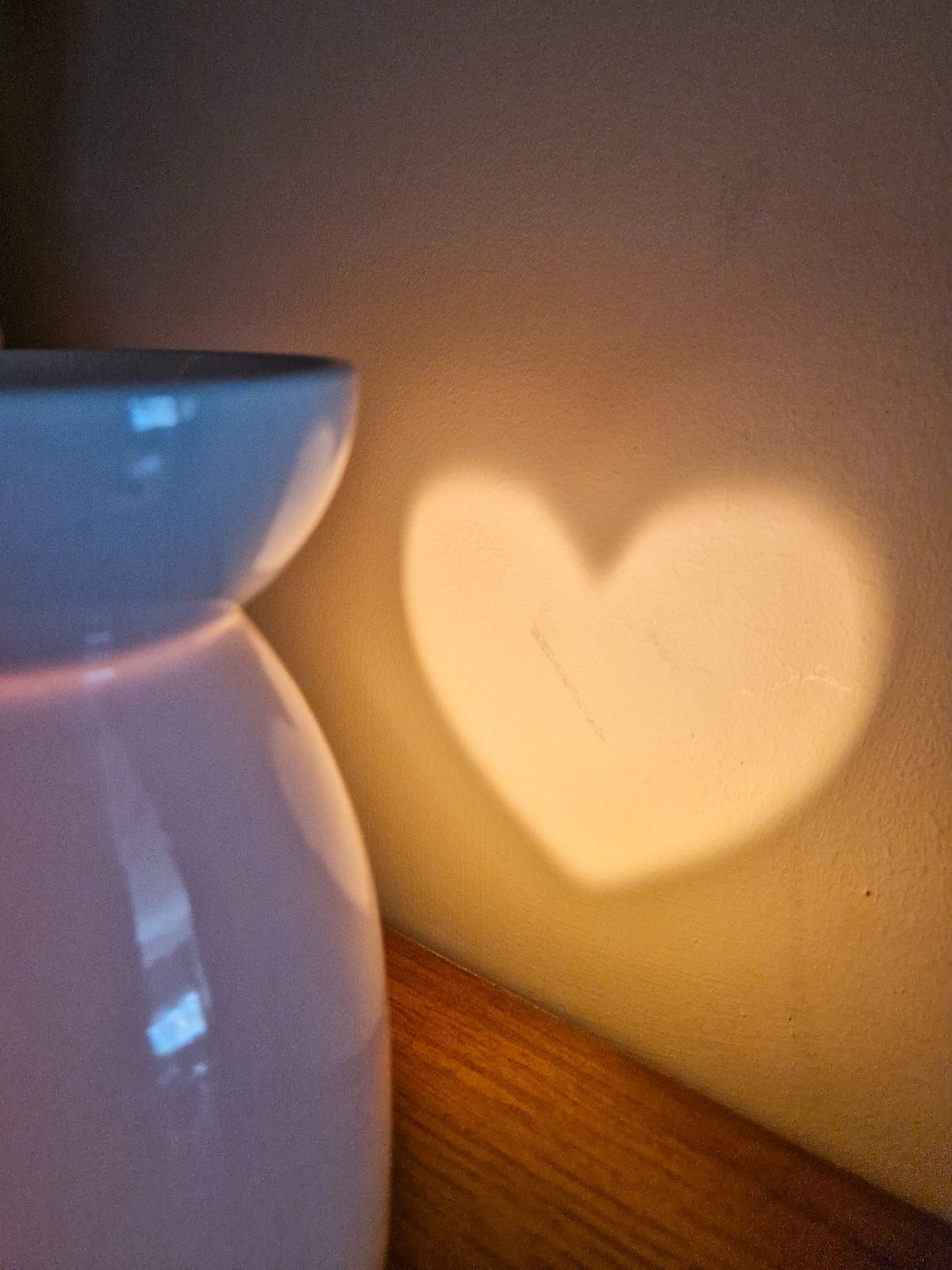 White Heart Cut Out Wax Melt Warmer