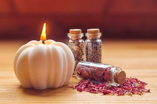 Welcoming Autumn: The Best Candle Scents to Transition from Summer to Autumn