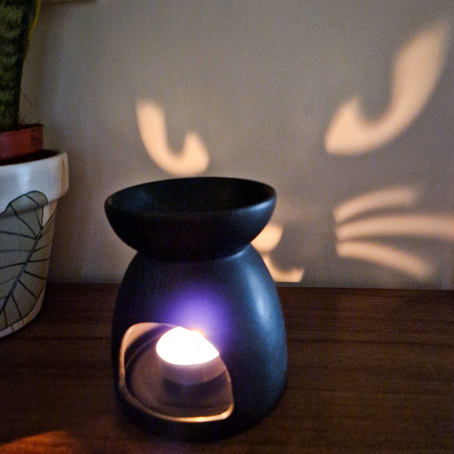 Black Cat Cut Out Wax Warmer and oil burner